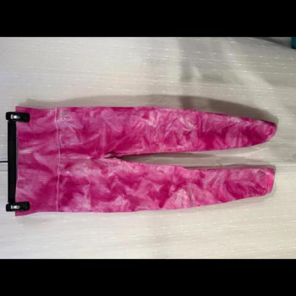 FREE PEOPLE MOVEMENT PINK WHITE TIE DYE 7/8 LEGGINGS SIZE M/L HIGH RISE BARBIE